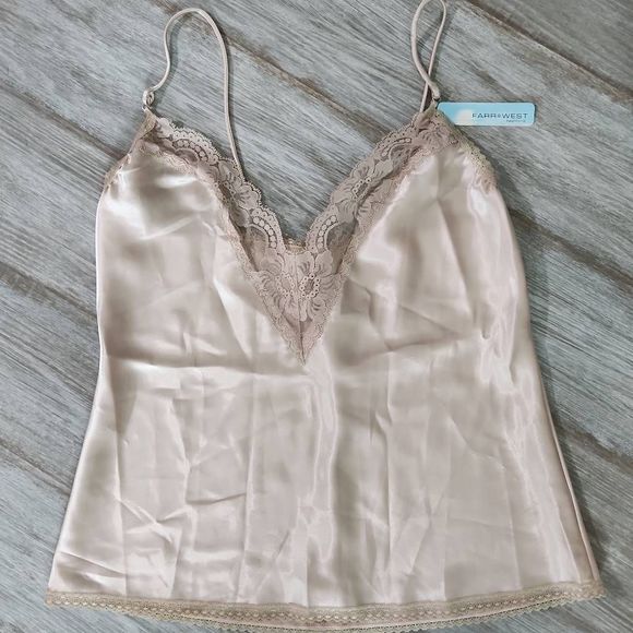 Farr West Tops - NWT Farr West Cream Lace Camisole